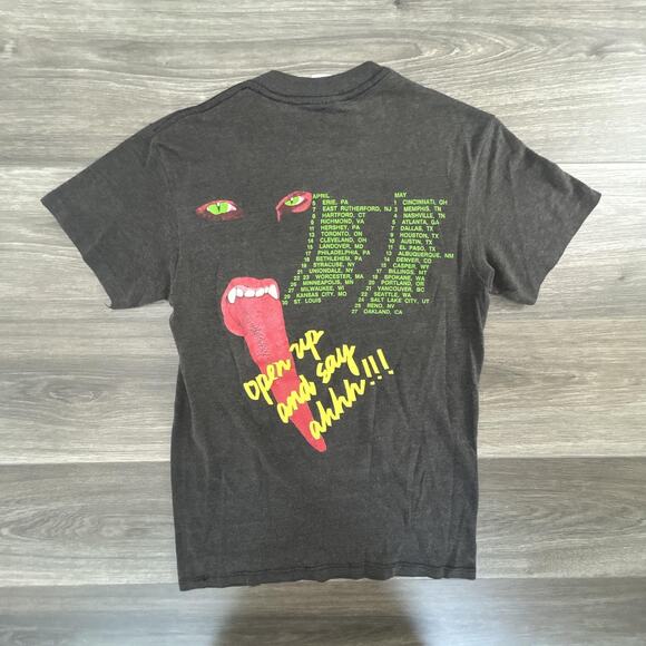 Vintage Poison Shirt Mens Medium 1988 Tour Rock Tee Open Up and Say Ahhh USA 80s - Picture 2 of 7